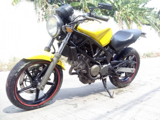 ลดแล้ว........ขาย H0NDA  VTR250 ปี 97 อินวอย รถพ้อมใช้ครับ ที่ต้องเปลี่ยนมียางหน้าครับ หลังเต็ม ของเหลวถ่ายใหม่หมด ต่อลองได้ครับ 0954933733