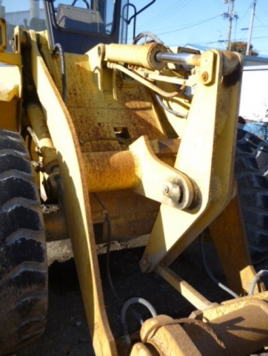 รถตัก Komatsu WA100-1 สภาพพร้อมใช้งาน สินค้าถึงไทยแล้วค่ะ