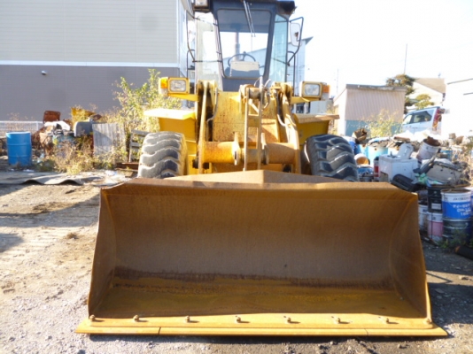 รถตัก Komatsu WA100-1 สภาพพร้อมใช้งาน สินค้าถึงไทยแล้วค่ะ