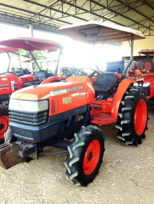 ขายด่วนรถไถคูโบต้าL3408พร้อมอุปกรณ์ต่อพร่วงโลเตอร์สนใจติดต่อคุณสมพงษ์087-8390653