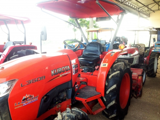 ขายด่วนรถไถคูดบต้ารุ่นใหม่ L3608 พร้อมดันดินและโลเตอร์ลี่สนใจสอบถามได้ที่คุณสมพงษ์087-8390653