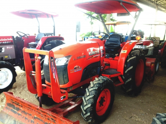 ขายด่วนรถไถคูดบต้ารุ่นใหม่ L3608 พร้อมดันดินและโลเตอร์ลี่สนใจสอบถามได้ที่คุณสมพงษ์087-8390653