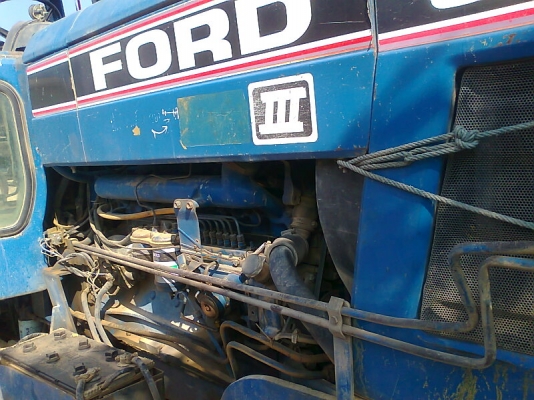 รถไถ FORD 8210 4WD มีใบดันหน้า รถไถพร้อมใช้งานราคาประหยัด ตัดราคาเหลือเพียง 430,000 บาท.