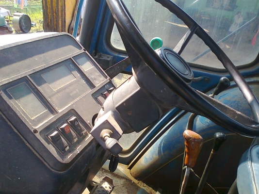 รถไถ FORD 8210 4WD มีใบดันหน้า รถไถพร้อมใช้งานราคาประหยัด ตัดราคาเหลือเพียง 430,000 บาท.