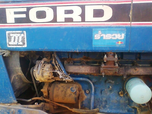 รถไถ FORD 8210 4WD มีใบดันหน้า รถไถพร้อมใช้งานราคาประหยัด ตัดราคาเหลือเพียง 430,000 บาท.