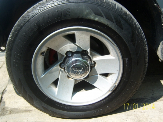 แม็กขอบ 15  6รู139 พร้อมยาง 215 70 15