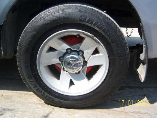 แม็กขอบ 15  6รู139 พร้อมยาง 215 70 15