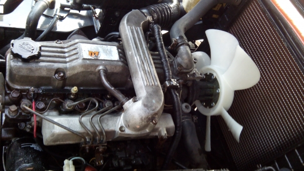 ขายรถยกฟอล์คลิฟต์ขนาด 2.0 ตันชนิดเครื่องยนต์ดีเซล เกียร์คลัท,เสายกสูง 4 เมตรราคา 230,000 บาท ติดต่อ 081-583-9812