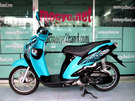 JALATO สีฟ้าขาว สีขายดี ระบบหัวฉีดประหยัดน้ำมัน ราคา 21900 บาท แถมฟรี เสื้อ และ หมวกกันน็อก