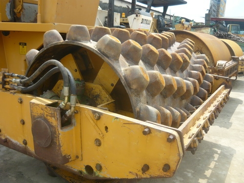 รับสั่งทำและจำหน่ายล้อรถขุด รถตัก รถบด รถปูยาง และเครื่องจักรหนักในงานก่อสร้างทุกประเภท