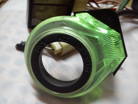 ไฟรูกุญแจ TOYOTA CROWN