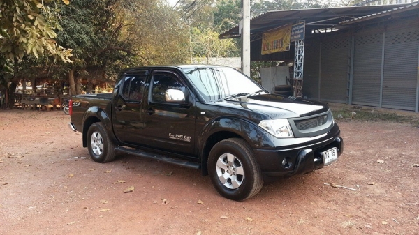 นิสสัน navara 4xประตู 4x4 LE ตัวtop 174 hp