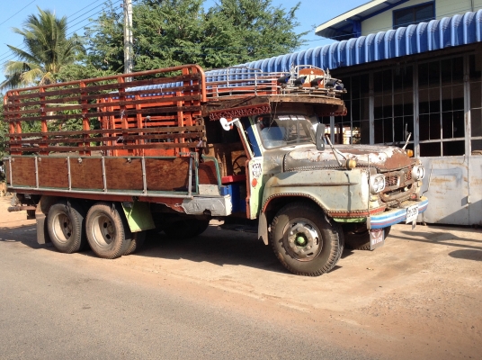 ขายด่วน230,000. &amp;10 ล้อหัวยาว เครื่อง165แรง เพลาเดียว