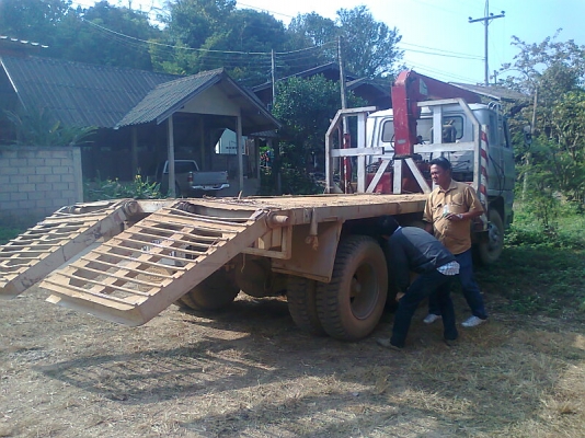 สิบล้อ ISUZU 3 ใบปัด เครื่อง V8  380 แรงม้า ติดเครน 5 ตัน ไม่เอาเครนลดให้อีกแสน.