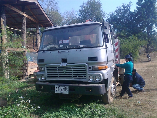 สิบล้อ ISUZU 3 ใบปัด เครื่อง V8 380 แรงม้า ติดเครน 5 ตัน ไม่เอาเครนลดให้อีกแสน. สิบล้อ ISUZU 3 ใบปัด เครื่อง V8 380 แรงม้า ติดเครน 5 ตัน ไม่เอาเครนลดให้อีกแสน.