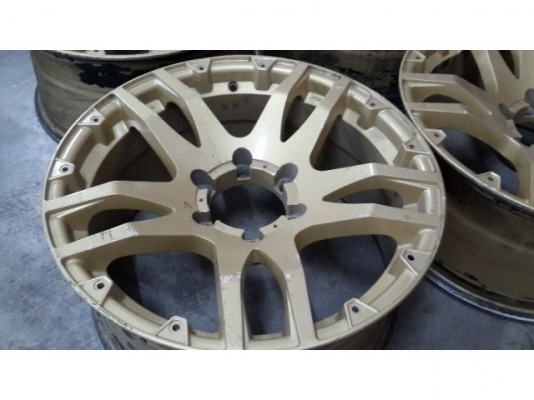 ขอบ 18  6รู กว้าง 8.5 ออฟ 40 ครบชุด 4วง