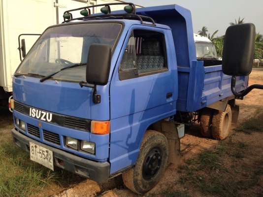 6ล้อดั้มเล็กNKR/135HP(รถห้าง)