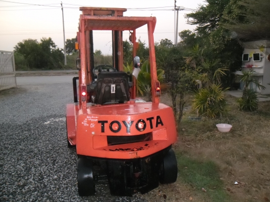 ขายรถโฟล์คลิฟสภาพดี ราคาไม่แพง toyota 2ตัน