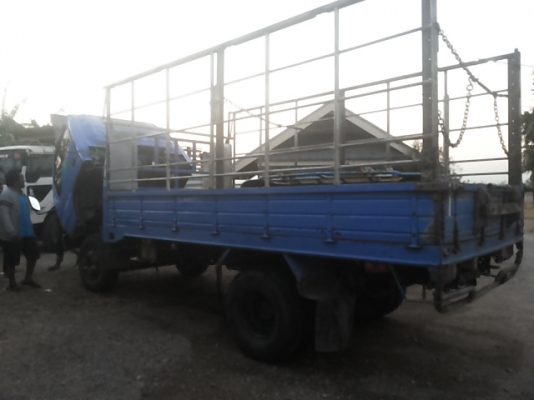 ลดราคาขายด่วน650000 ต่อลองได้6 ล้อ ISUZU NQR เทอร์โบอินเตอร์ พวงมาลัยเพาเวอร์ มีแอร์ รถสวยมากสภาพนางฟ้า