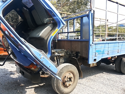 ลดราคาขายด่วน650000 ต่อลองได้6 ล้อ ISUZU NQR เทอร์โบอินเตอร์ พวงมาลัยเพาเวอร์ มีแอร์ รถสวยมากสภาพนางฟ้า