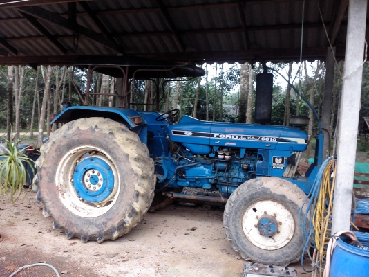 ขายรถไถ FORD 6610 2 เพลา เอกสารเล่มทะเบียน 3 จาน 7 จาน ราคา 420000