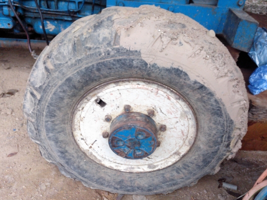 ขายรถไถ FORD 6610 2 เพลา เอกสารเล่มทะเบียน 3 จาน 7 จาน ราคา 420000