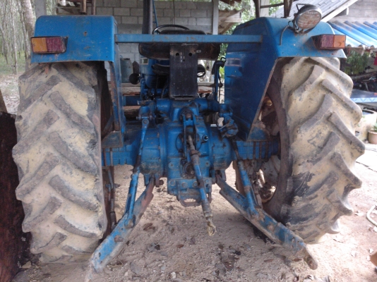 ขายรถไถ FORD 6610 2 เพลา เอกสารเล่มทะเบียน 3 จาน 7 จาน ราคา 420000