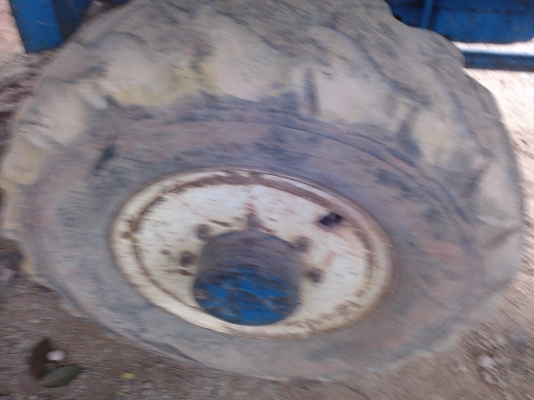 ขายรถไถ FORD 6610 2 เพลา เอกสารเล่มทะเบียน 3 จาน 7 จาน ราคา 420000