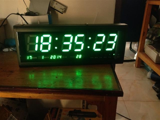 ขายนาฬิกา LED ติดพนัง ขนาดยาว 19 สูง 7 นิ้ว LEDสีเขียว