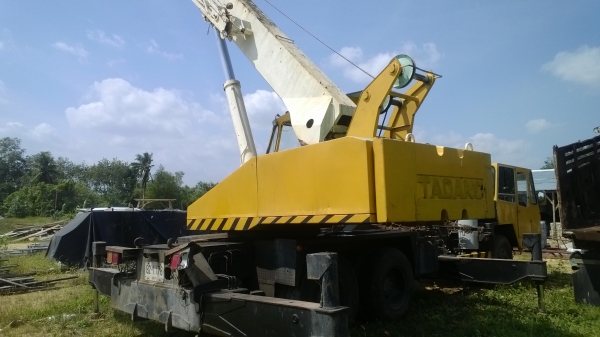 10ล้อเครนTADANO 3ปลอกและแขนต่อ ขนาด16ตัน ปั้ม3ตอน สภาพดี พร้อมใช้ ขาย...เลิกกิจการ ไม่มีเล่ม