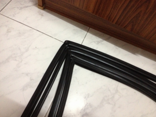 ขายยางสักกะหลาดในร่องกระจก4เส้น BMW e30 สภาพดี 1000บาท โทร0875077464โส กทม ขายยางสักกะหลาดในร่องกระจก4เส้น BMW e30 สภาพดี 1000บาท โทร0875077464โส กทม