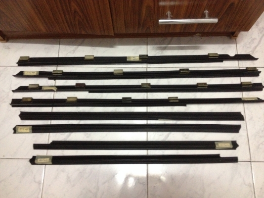 ขายยางสักกะหลาดรีดน้ำตัวใน/ตัวนอก8ชิ้น BMW e30 สภาพดี ราคา2900บาท โทร0875077464โส กทม ขายยางสักกะหลาดรีดน้ำตัวใน/ตัวนอก8ชิ้น BMW e30 สภาพดี ราคา2900บาท โทร0875077464โส กทม