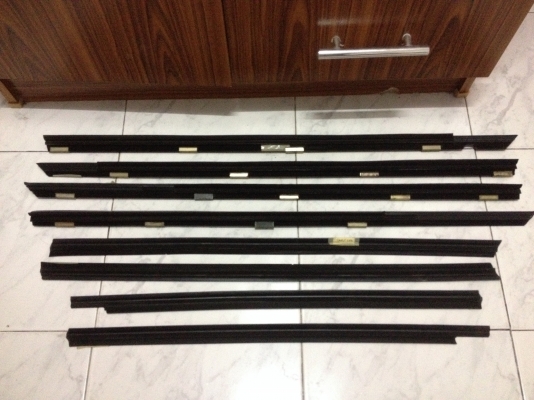 ขายยางสักกะหลาดรีดน้ำตัวใน/ตัวนอก8ชิ้น BMW e30 สภาพดี ราคา2900บาท โทร0875077464โส กทม ขายยางสักกะหลาดรีดน้ำตัวใน/ตัวนอก8ชิ้น BMW e30 สภาพดี ราคา2900บาท โทร0875077464โส กทม