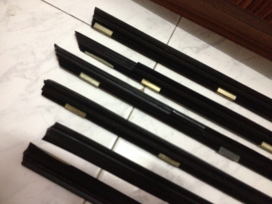 ขายยางสักกะหลาดรีดน้ำตัวใน/ตัวนอก8ชิ้น BMW e30 สภาพดี ราคา2900บาท โทร0875077464โส กทม ขายยางสักกะหลาดรีดน้ำตัวใน/ตัวนอก8ชิ้น BMW e30 สภาพดี ราคา2900บาท โทร0875077464โส กทม