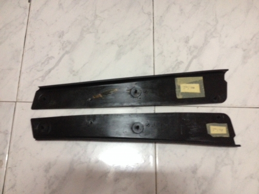 ขายชิ้นดำพลาสติกเสาประตูคู่หน้า2ชิ้น BMW e30 สภาพดี400บาท โทร0875077464โส กทม ขายชิ้นดำพลาสติกเสาประตูคู่หน้า2ชิ้น BMW e30 สภาพดี400บาท โทร0875077464โส กทม