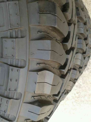 ขายยาง MUD 265/75R16 ปี 12 สภาพ 90\% ขายยาง MUD 265/75R16 ปี 12 สภาพ 90\%