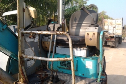 ขายแมคโคร KOBELCO SK30UR-2 เก่านอกแท้ๆ ราคาพร้อมส่งค่ะ