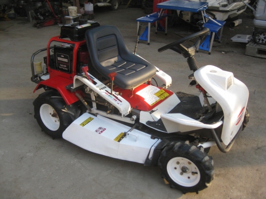ขายรถตัดหญ้า OREC RM90V 14แรง พร้อมใช้งาน