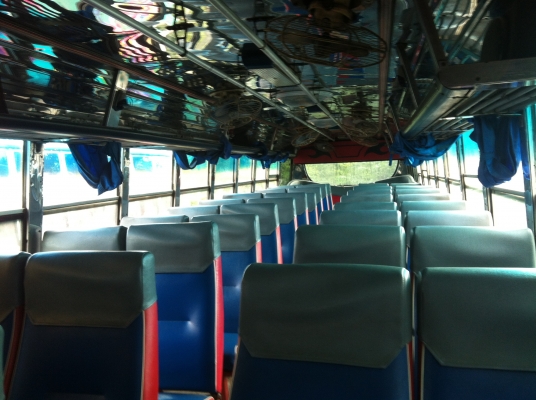 ขายรถบัสพัดลมราคามิตรภาพ สภาพดี โทร 089-456-0242 ^^