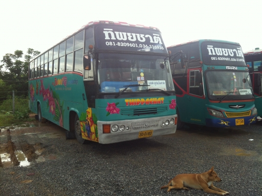 ขายรถบัสพัดลมราคามิตรภาพ สภาพดี โทร 089-456-0242 ^^