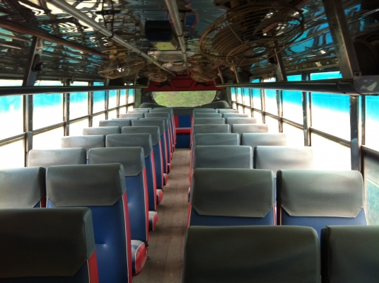 ขายรถบัสพัดลมราคามิตรภาพ สภาพดี โทร 089-456-0242 ^^