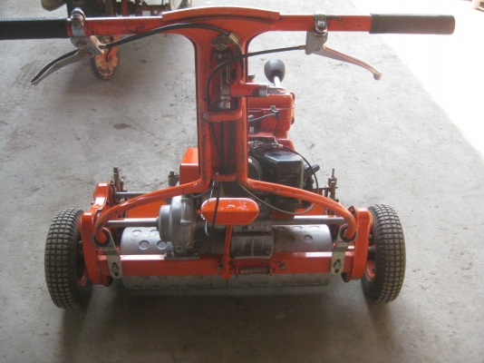 ขายรถตัดหญ้า(ตัดกรีน) TSUCHIYA เดินตาม ขายรถตัดหญ้า(ตัดกรีน) TSUCHIYA เดินตาม