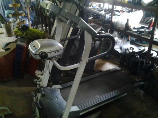 ขายลู่วิ่งออกกำลังกาย เล่นได้หลายรูปแบบ ระบบกึ่งไฟฟ้า 3,000 บาท