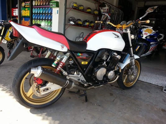 New!!!-- Honda cb400 ปี 93 สพม. รถสวยแต่งเพียบเติมน้ำมันขี่อย่างเดียว ท่อฟูลโยชิ