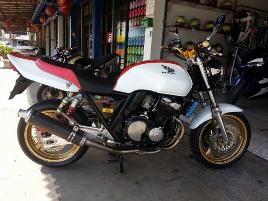 New!!!-- Honda cb400 ปี 93 สพม. รถสวยแต่งเพียบเติมน้ำมันขี่อย่างเดียว ท่อฟูลโยชิ