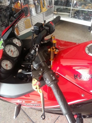 New!!!--Ninja250 ปี 2012 ทะเบียน ของแต่งตรึม วิ่งน้อย สภาพรถใหม่ม๊าก แต่งแบบเทพๆ