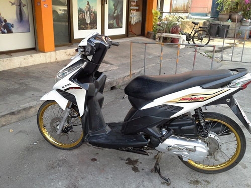 Click i ปี 53 สีขาว รถบ้าน เครื่องแน่น ไม่หลวม ไม่มีควันขาว