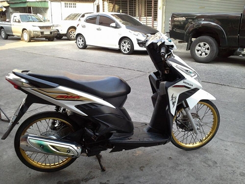 Click i ปี 53 สีขาว รถบ้าน เครื่องแน่น ไม่หลวม ไม่มีควันขาว