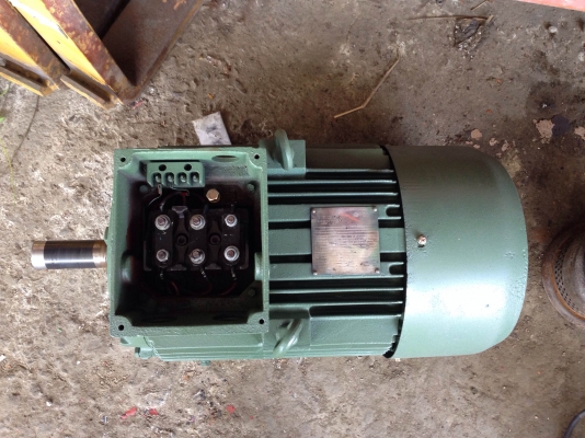 ขายมอเตอร์ Brook 20 HP. 1450 RPM. สภาพสวยวิ่งนิ่ม เดิมๆทำสีใหม่อย่างเดียว พร้อมใช้งาน ขาดฝาครอบหลักไฟ หาใส่ให้ได้ครับ