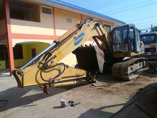 รถขุด SUMSUNG 210 LC ชอบราคาเท่าไรต่อรองได้ครับ